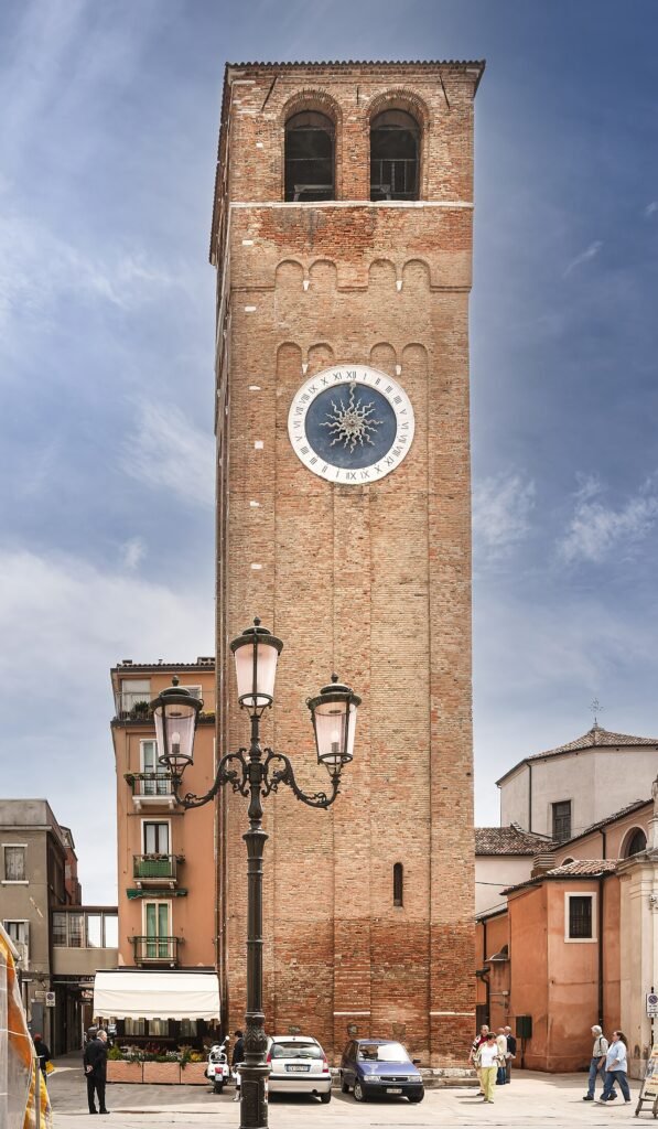 L’orologio di Chioggia, sei secoli di ruote dentate in una torre
