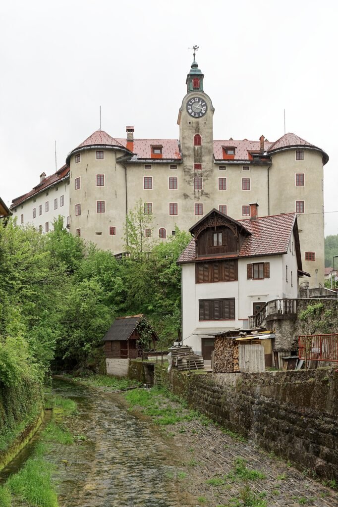 Idrija, la città slovena nata da una goccia di mercurio