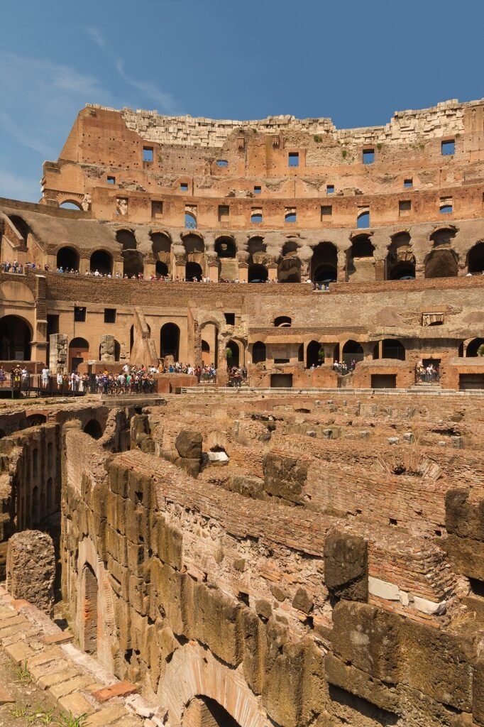 Con l’archeologia si mangia, ma non tutti: il mercato delle superstar della cultura
