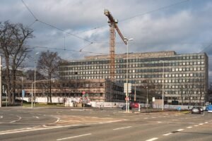 Firenze, trave si sgancia nel cantiere dell’Alta Velocità: muore un operaio di 31 anni