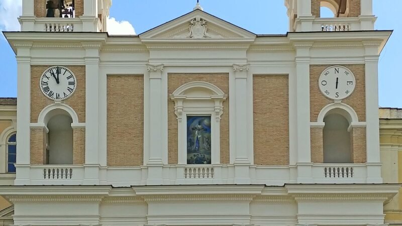 Papa Leone XIV migliora dopo l’intervento al polmone. La Santa Sede: «L’Angelus ci sarà»