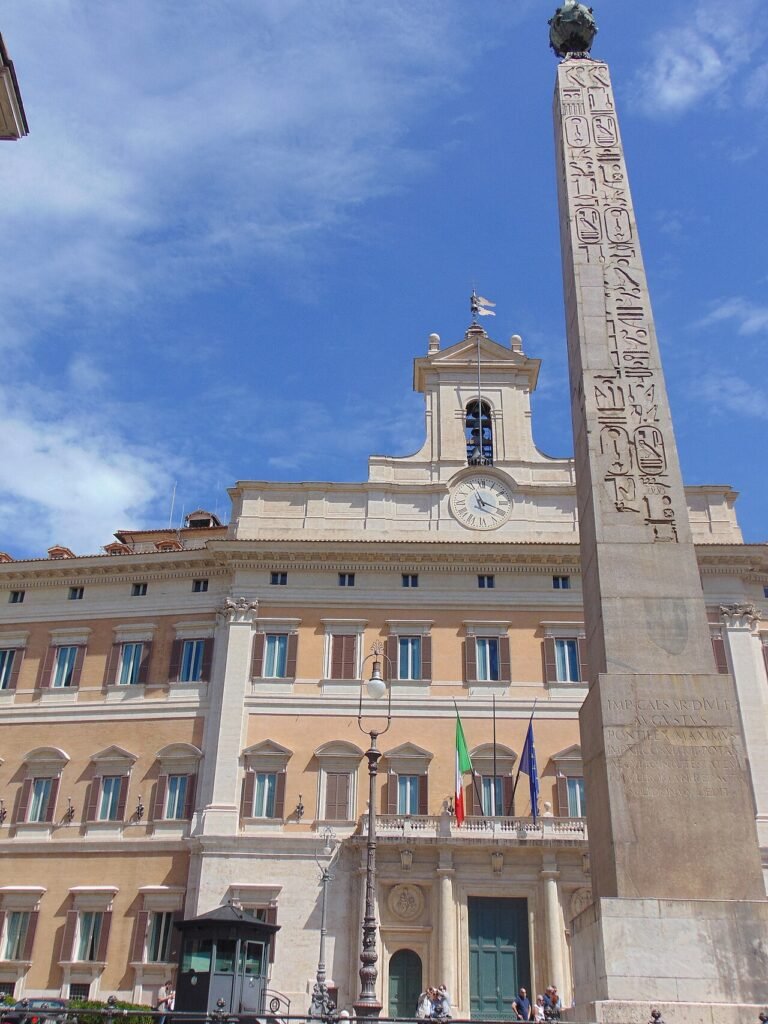 Nuova legge elettorale: premio al 42%, tre preferenze, soglie al 3 e al 10%. Come si voterà